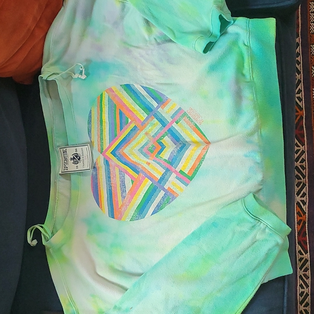 Pink  Geometric sweatshirt tie dyed